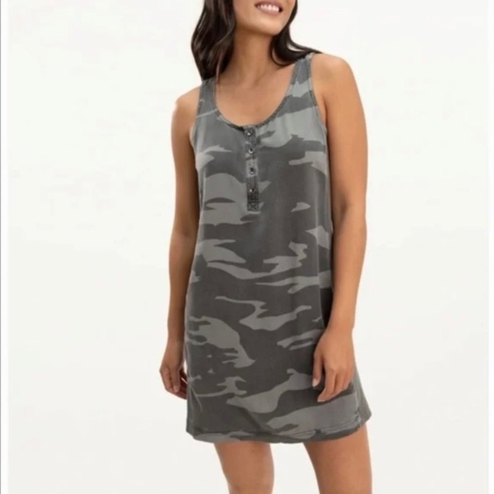 Splendid Dress Camouflage Print Sleeveless, Button Front Army